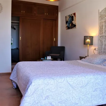 فندق مبيت وإفطار Don Peque (adults Only)